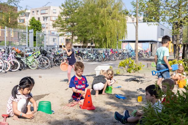 Hoe kan ik een afspraak maken met Schoolmaatschappelijk Werk?